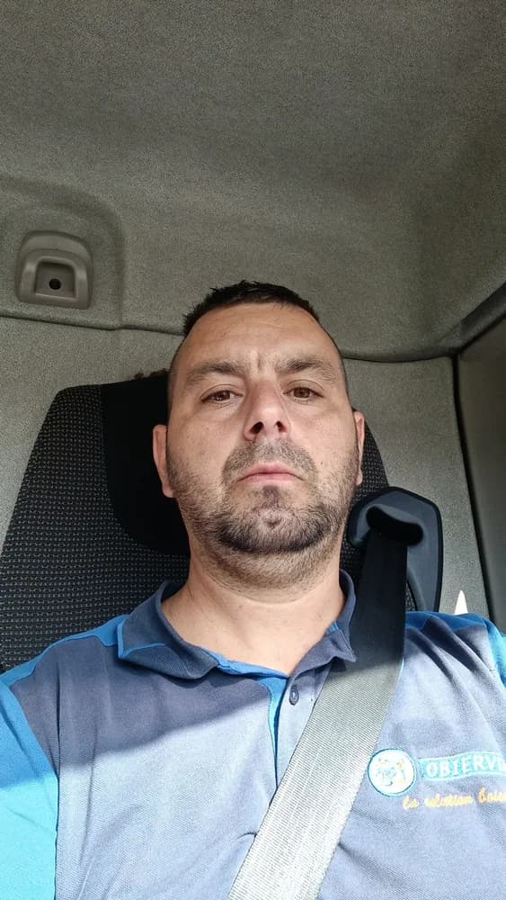 Profil de Ilyan, 31 ans, Rencontre Libertine à Rossenges (Vaud)
