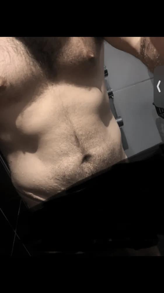 Profil de Leonardo, 33 ans, Rencontre Libertine à St-Légier-La Chiésaz (Vaud)