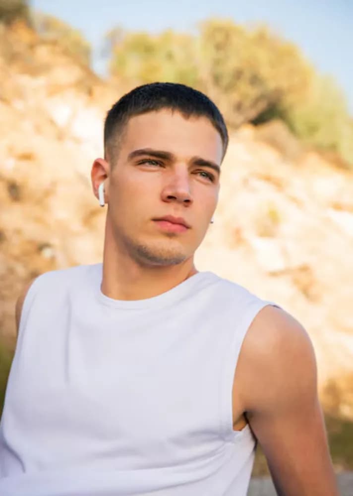 Profil de Elhadj, 33 ans, Rencontre Libertine à La Coudre (Vaud)