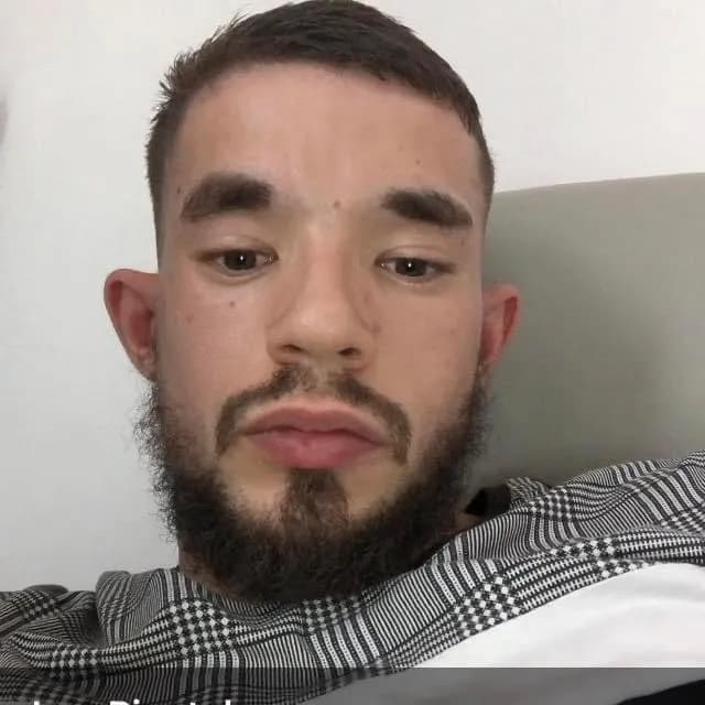 Profil de Simao, 33 ans, Rencontre Libertine à Mergoscia (Tessin)