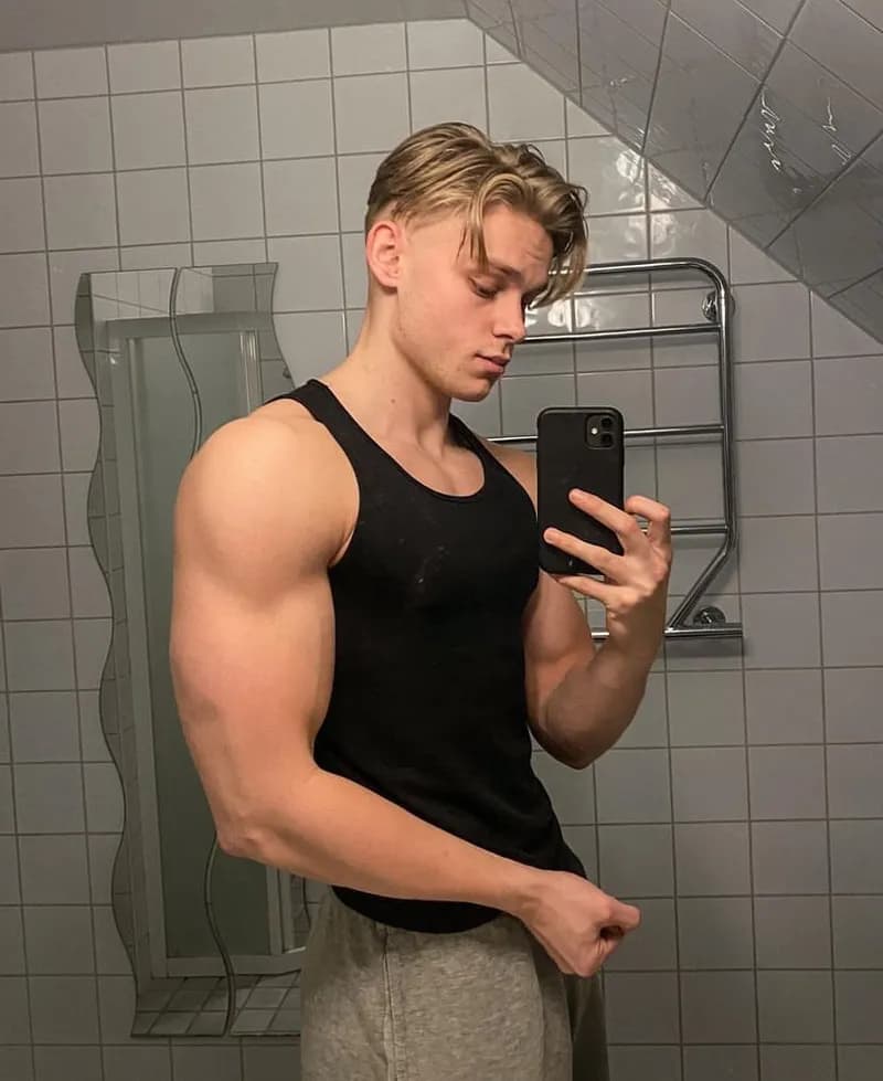 Profil de Gabriel, 36 ans, Rencontre Libertine à Les Bioux (Vaud)