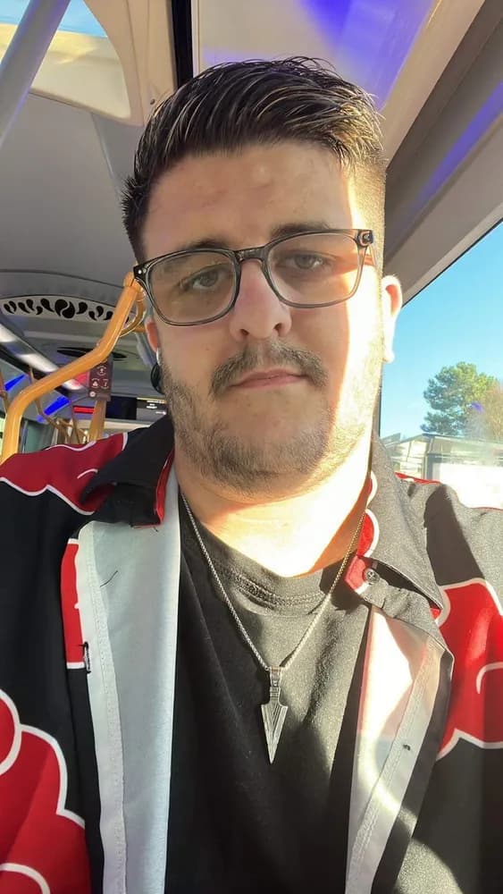 Profil de Souhail, 25 ans, Rencontre Libertine à Glion (Vaud)