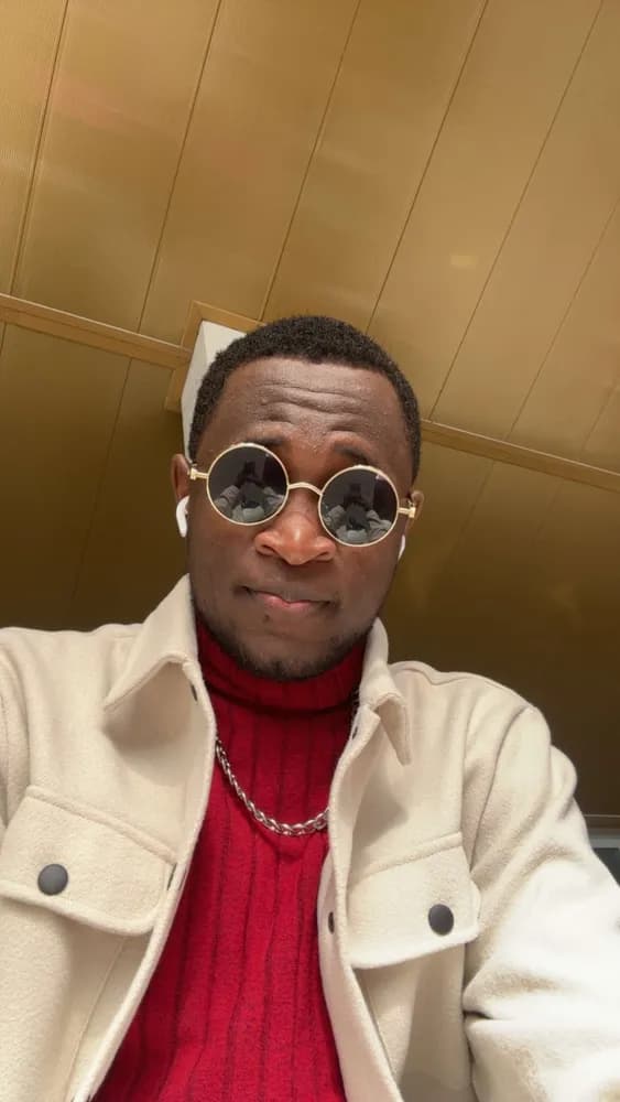 Profil de Manoah, 25 ans, Rencontre Libertine à Sarreyer (Valais)