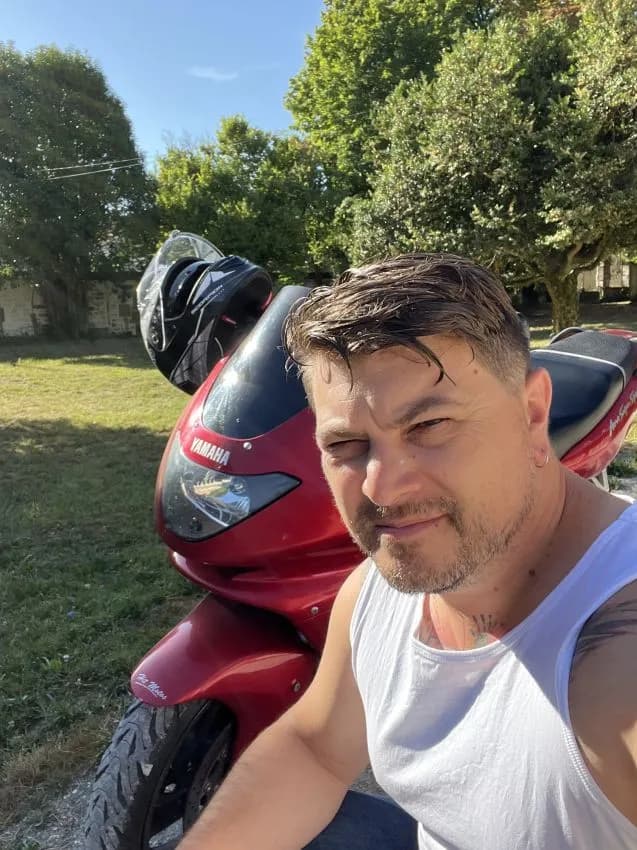 Profil de Matt, 30 ans, Rencontre Libertine à Le Grand-Saconnex (Genève)