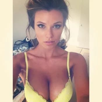 Profil de Naëlle, 30 ans, Rencontre Libertine à Rodersdorf (Soleure)