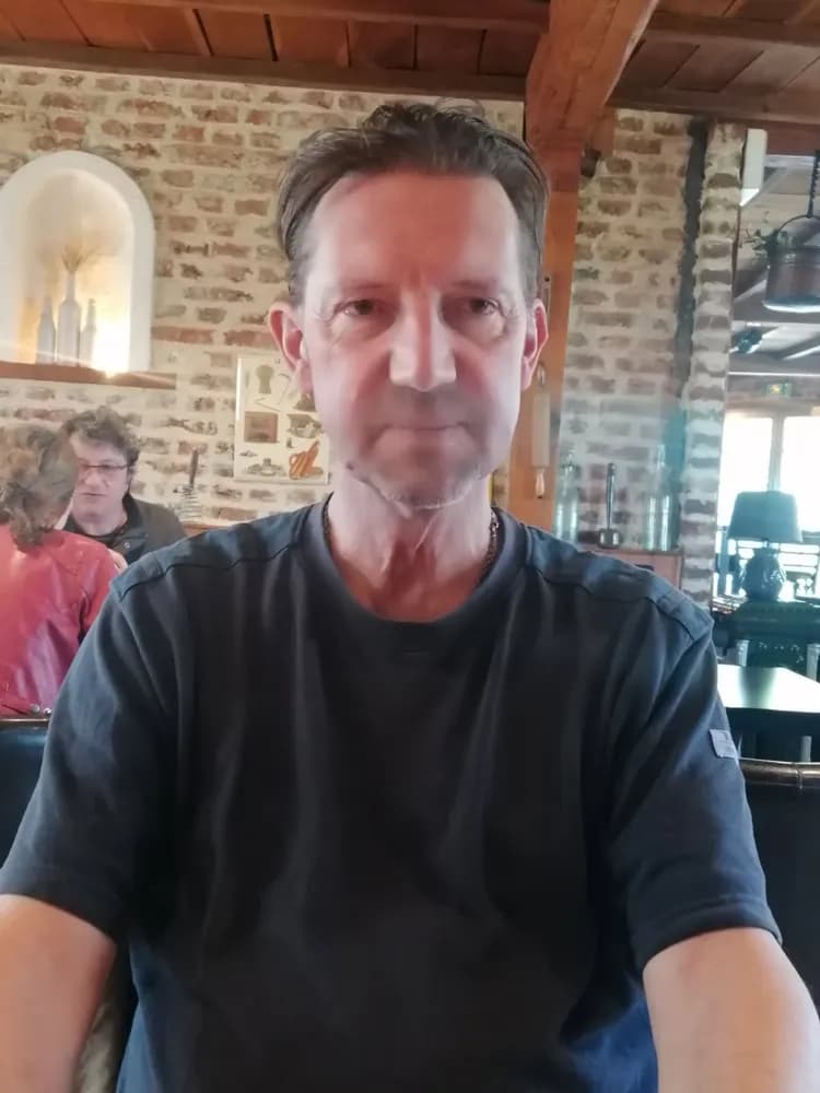 Profil de Pio, 42 ans, Rencontre Libertine à Flanthey (Valais)