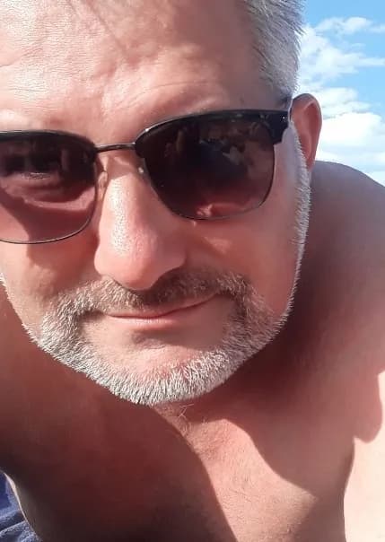 Profil de Oliver, 39 ans, Rencontre Libertine à Moiry VD (Vaud)