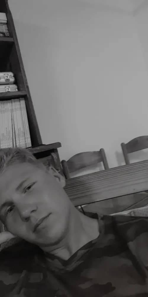 Profil de Miran, 30 ans, Rencontre Libertine à Chigny (Vaud)