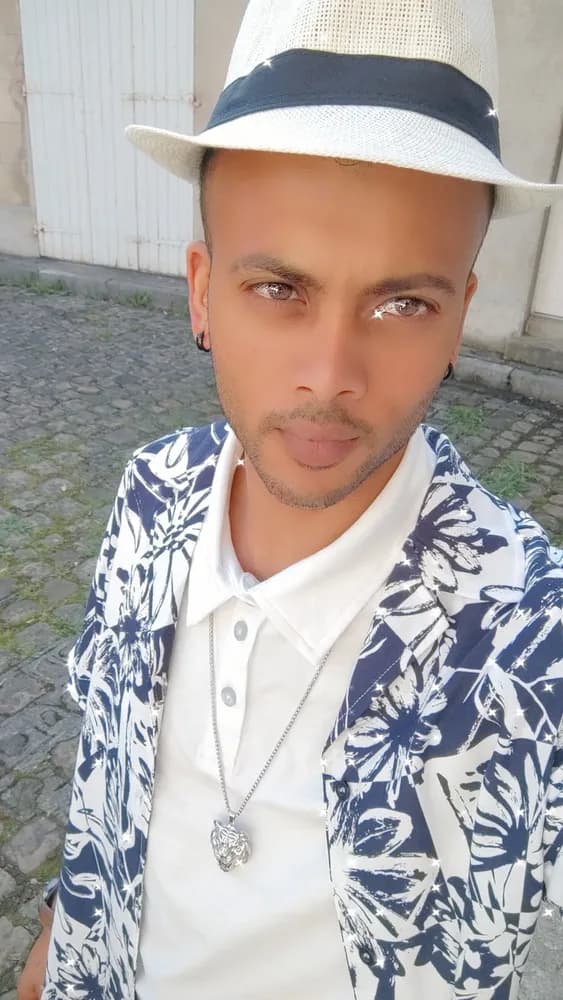 Profil de Milo, 39 ans, Rencontre Libertine à Muraz (Sierre) (Valais)