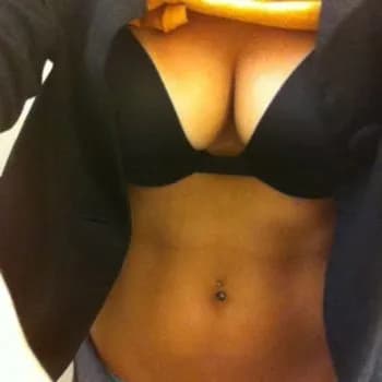 Profil de Kelsy, 37 ans, Rencontre Libertine à Arnegg (Saint-Gall)