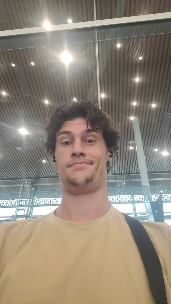 Profil de Tiziano, 37 ans, Rencontre Libertine à Caux (Vaud)